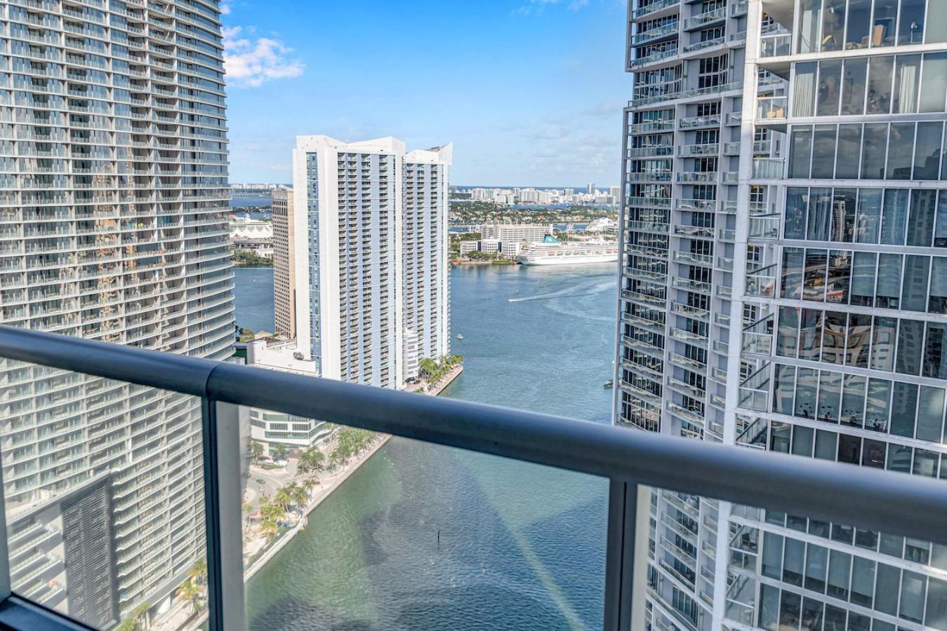 *W Icon Brickell- Luxury 2Br Highrise Corner Condo** Miami Esterno foto