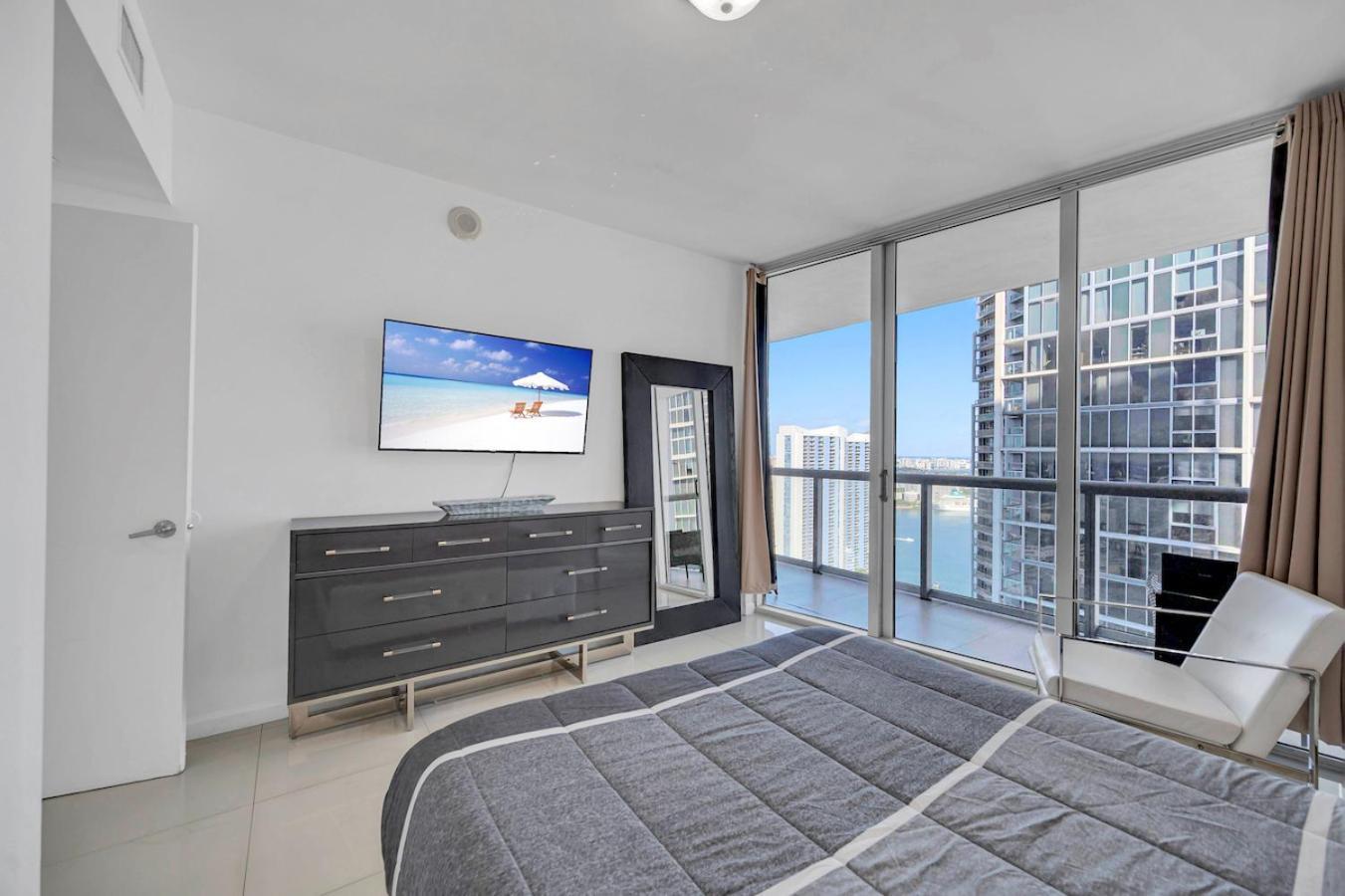 *W Icon Brickell- Luxury 2Br Highrise Corner Condo** Miami Esterno foto